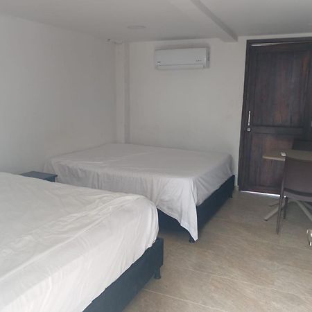 Hotel Victoria Queen Вилявеха Екстериор снимка